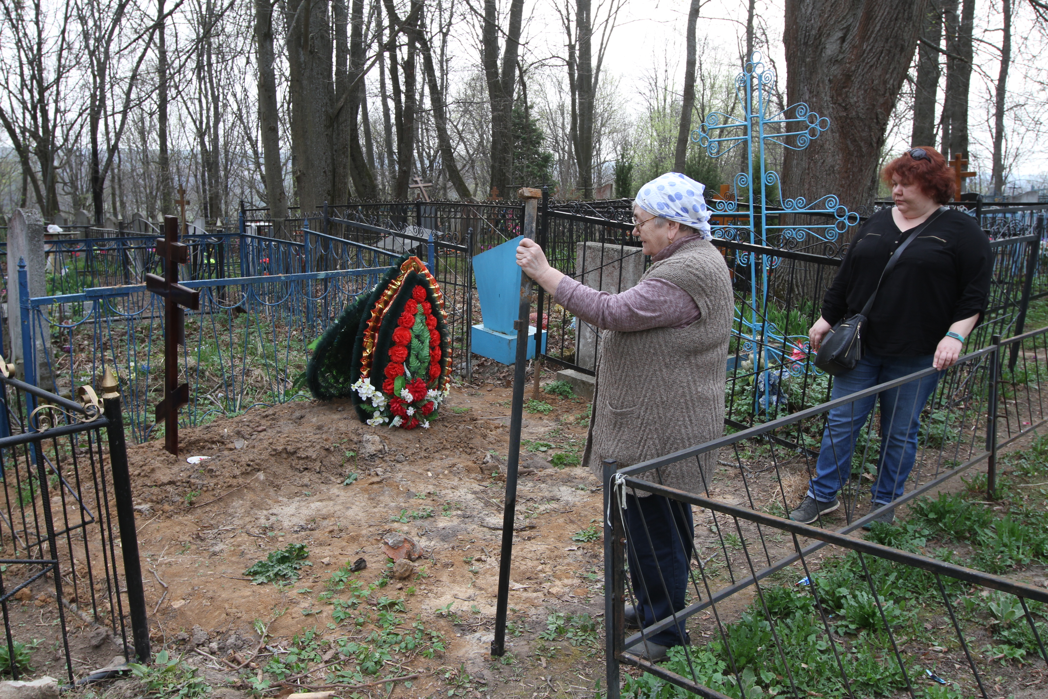 Беспредел на кладбище: пенсионера похоронили в пределах чужой ограды
