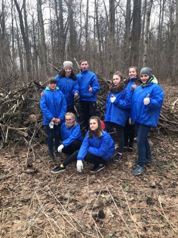 В «Ясной Поляне» волонтеры привели в порядок лес